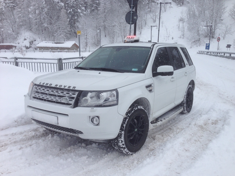 Taxi dans la neige en italie